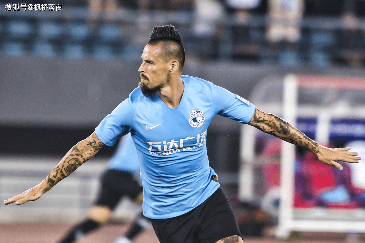 米兰体育 -包含关键时刻中超传出新动向，多特蒙德更衣室发声，管理层表态：悬念犹存，赛季目标并未改变的词条